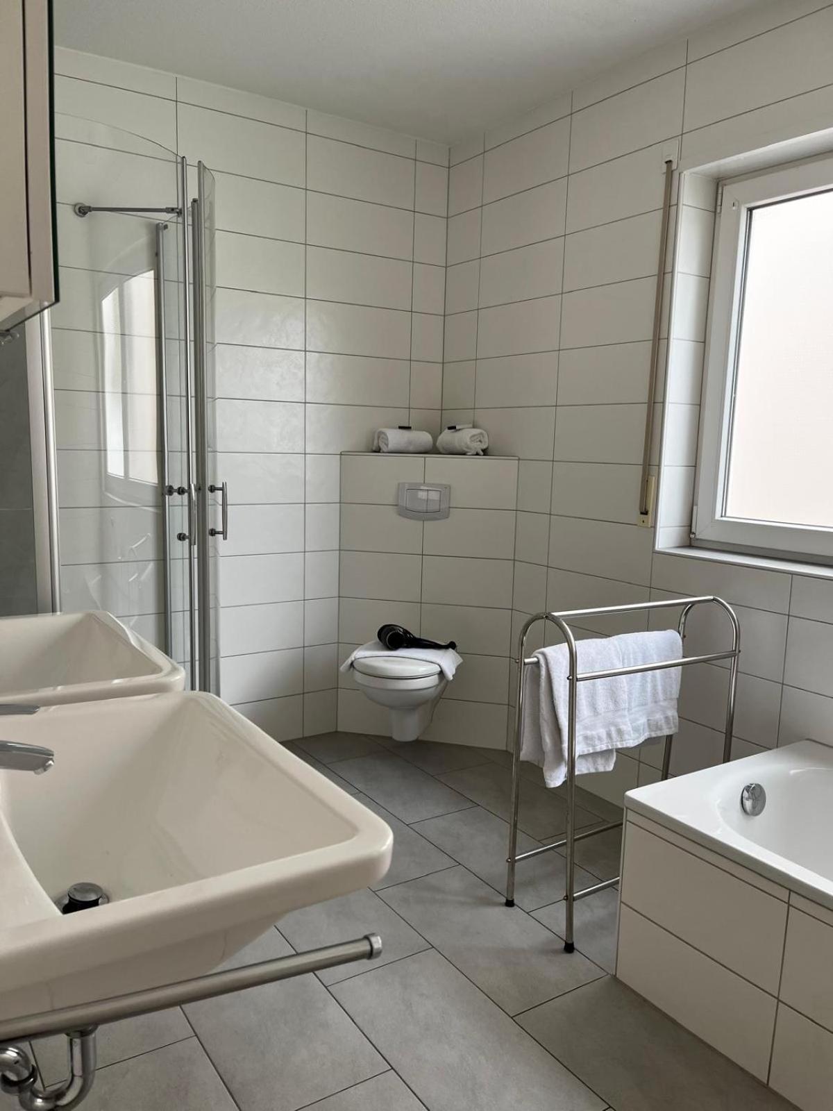Landgasthof Zur Sonne I Hotel & Restaurant Neuburg am Rhein Екстер'єр фото