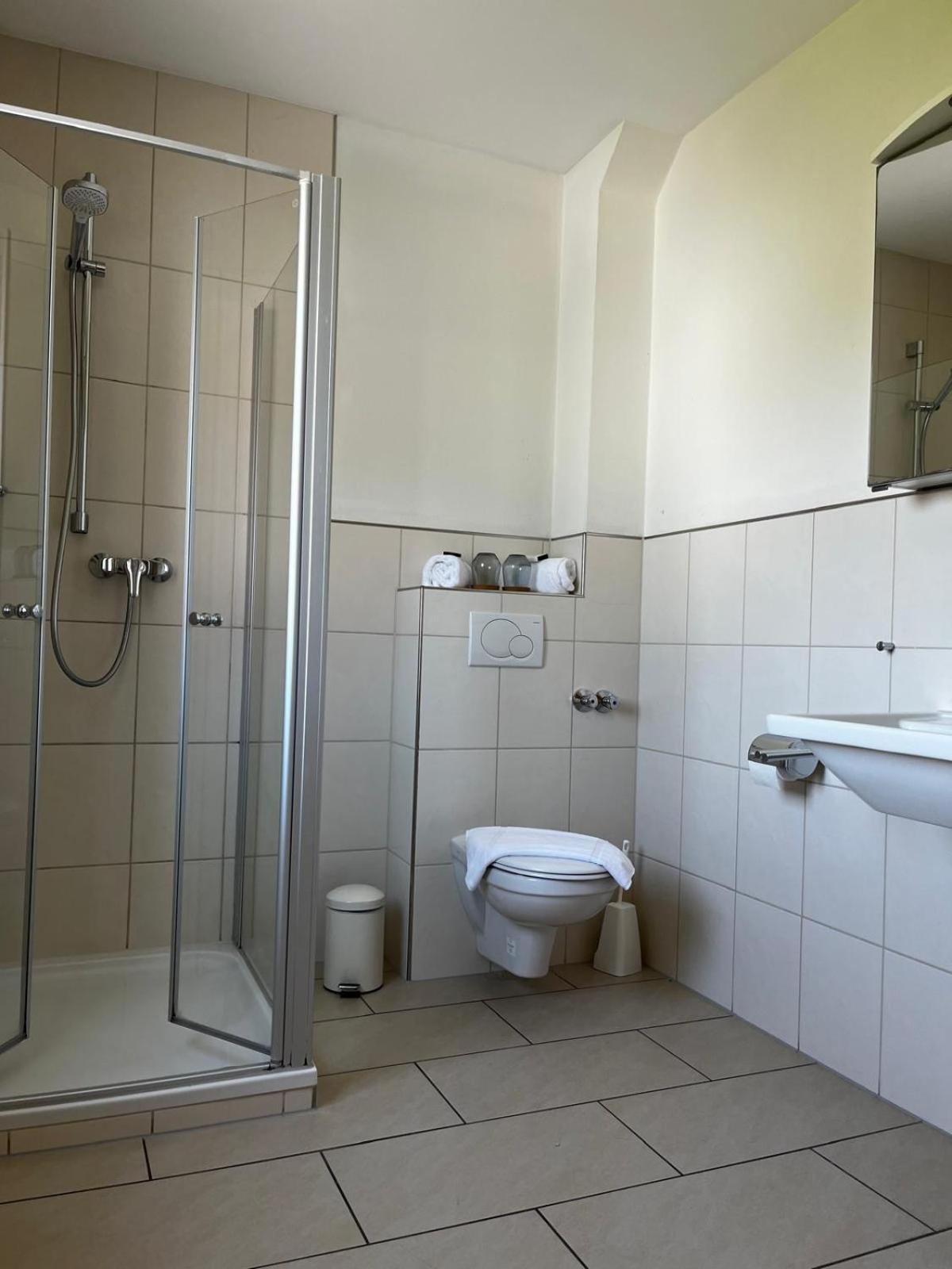Landgasthof Zur Sonne I Hotel & Restaurant Neuburg am Rhein Екстер'єр фото