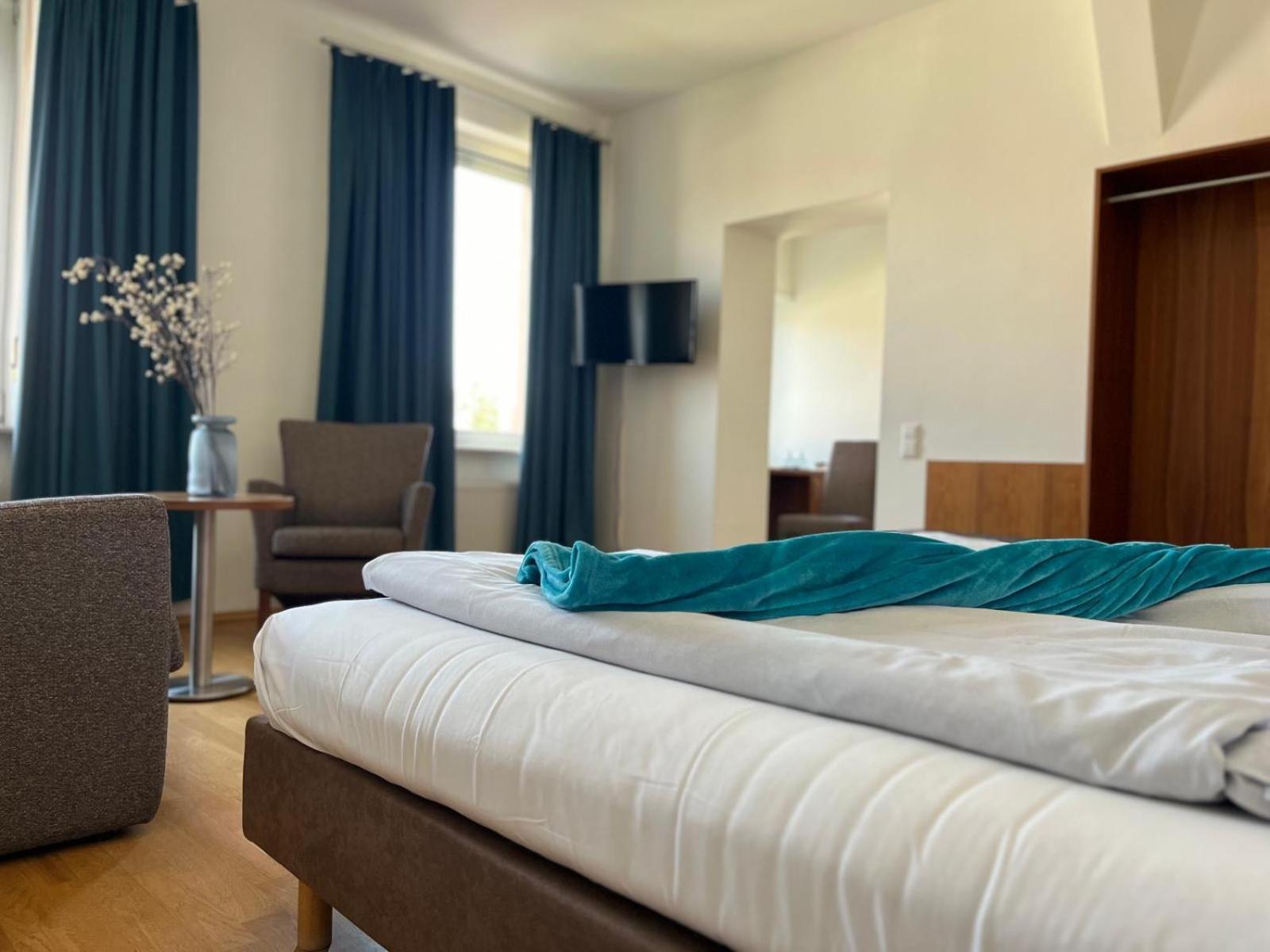 Landgasthof Zur Sonne I Hotel & Restaurant Neuburg am Rhein Екстер'єр фото