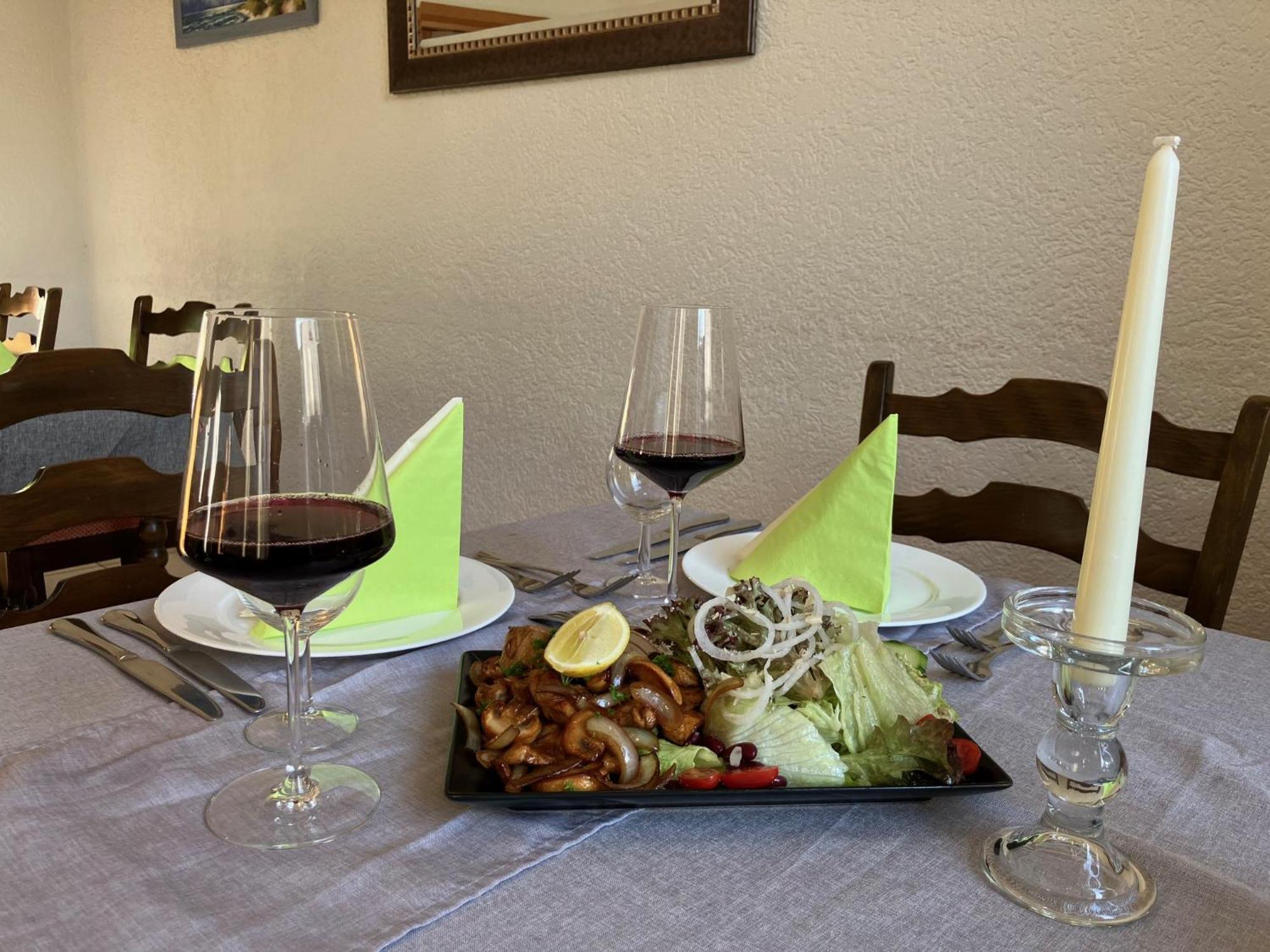 Landgasthof Zur Sonne I Hotel & Restaurant Neuburg am Rhein Екстер'єр фото